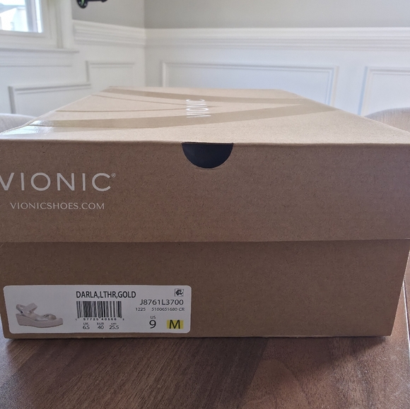 Vionic - Darla - New With Box - Picture 8 of 8